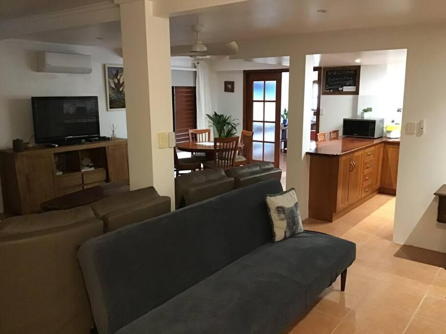 Oasis, In Leafy Whitfield. Villa Edge Hill Dış mekan fotoğraf