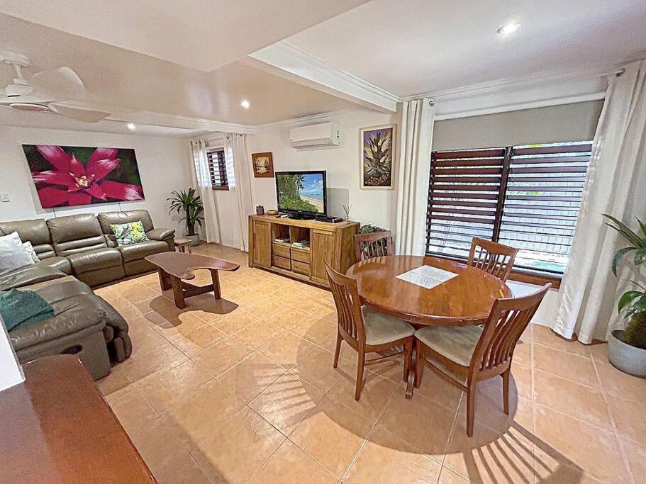 Oasis, In Leafy Whitfield. Villa Edge Hill Dış mekan fotoğraf