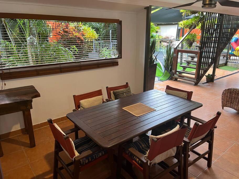 Oasis, In Leafy Whitfield. Villa Edge Hill Dış mekan fotoğraf